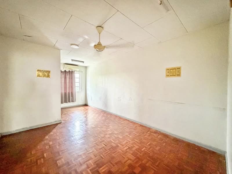 Seksyen 19 Shah Alam untuk Untuk Dijual - RM 580,000, Apr 2026 - Living Room - PropertyGuru.com.my