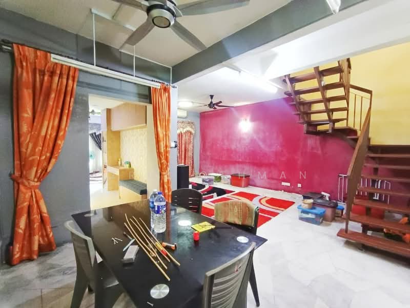 2-storey Terraced House for Sale in Sikamat (Negeri Sembilan) - Azrul Othman - Living Room - PropertyGuru.com.my