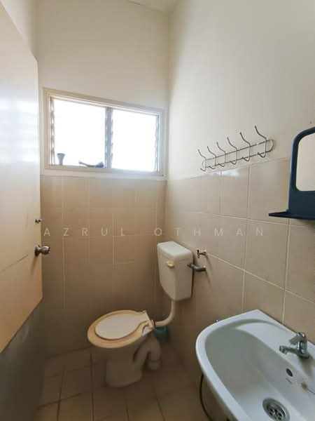 2-storey Terraced House for Sale in Sikamat (Negeri Sembilan) - Azrul Othman - Bathroom - PropertyGuru.com.my