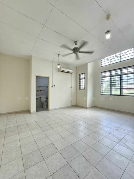 2-storey Terraced House for Sale in Taman Desa Tebrau (Tebrau) - Brandon Khor - Living Room - PropertyGuru.com.my