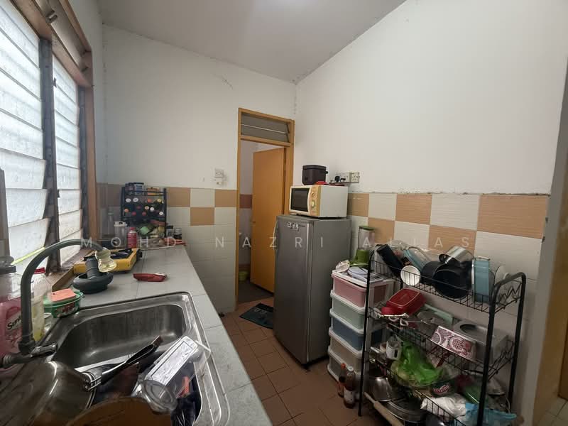 Apartment for Sale at Mentari Court 2, Bandar Sunway - Mohd Nazri Alias - Kitchen - PropertyGuru.com.my