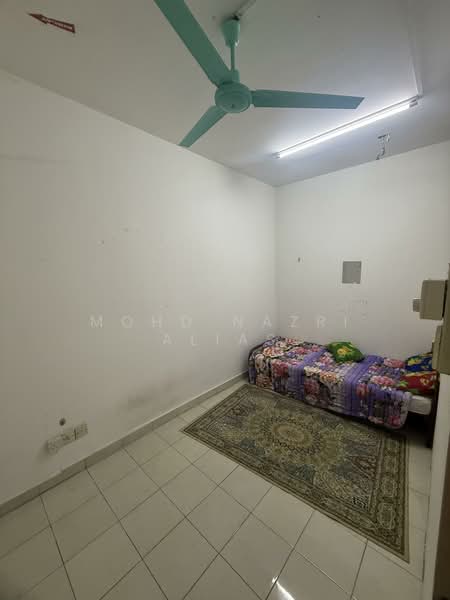 Apartment for Sale at Mentari Court 2, Bandar Sunway - Mohd Nazri Alias - Bedroom - PropertyGuru.com.my