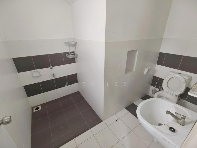 2-storey Terraced House for Sale in Skudai (Johor) - Jyez Lee - Bathroom - PropertyGuru.com.my