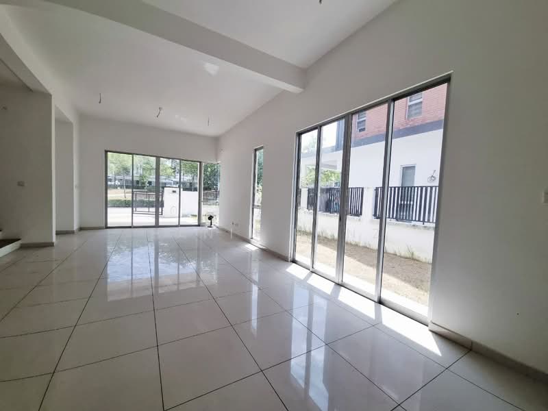 2-storey Terraced House for Sale in Bandar Gamuda Gardens (Rawang) - Hanif Hanz - Living Room - PropertyGuru.com.my