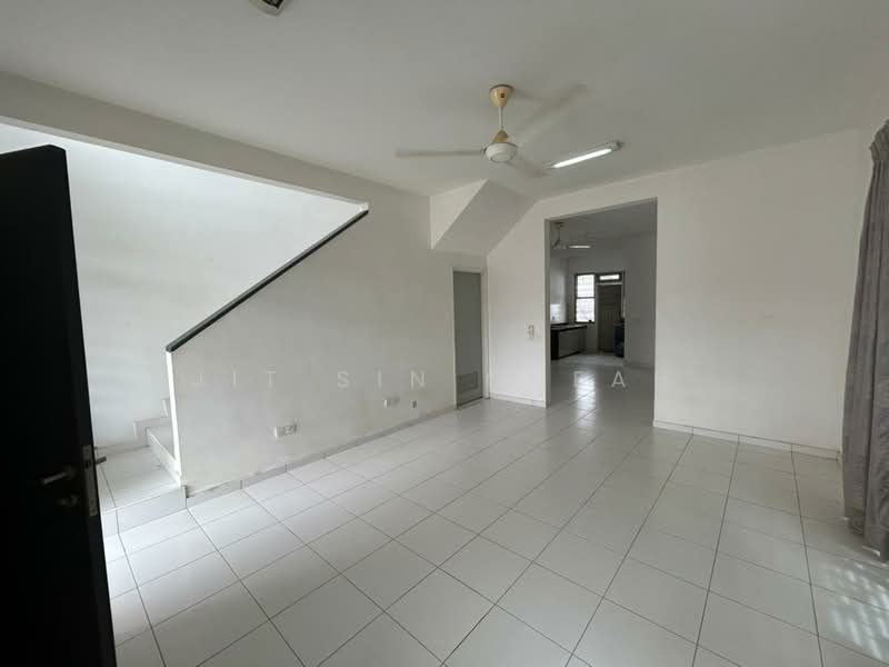 Rumah Teres 1.5 Tingkat untuk Disewa di Setia Eco Gardens (Gelang Patah) - Jit Sin Cheah - Living Room - PropertyGuru.com.my