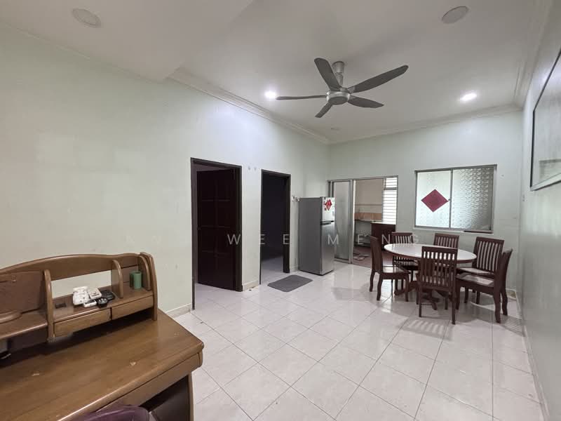 1-storey Terraced House for Rent in Taman Kempas Indah (Tebrau) - Ang Wee Meng - Living Room - PropertyGuru.com.my