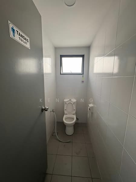 Kedai / Pejabat untuk Disewa di Setia Alam (Selangor) - Ken Ong - Bathroom - PropertyGuru.com.my