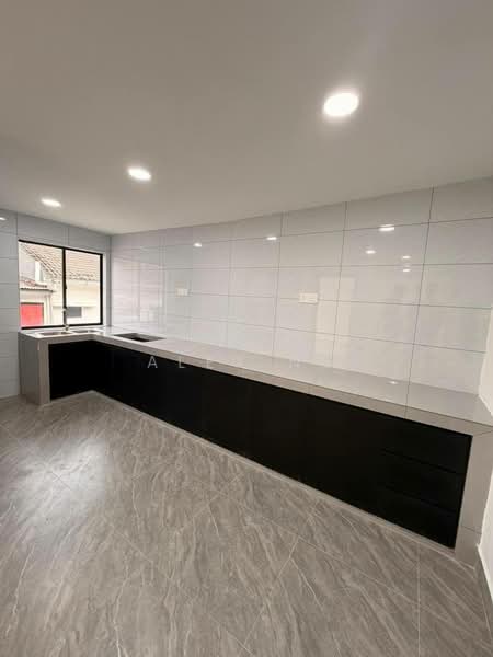 For Sale - Taman Skudai Baru