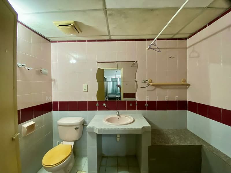 Condominium for Rent at Sri Alam Condominium - Mohamad Ariff - Bathroom - PropertyGuru.com.my