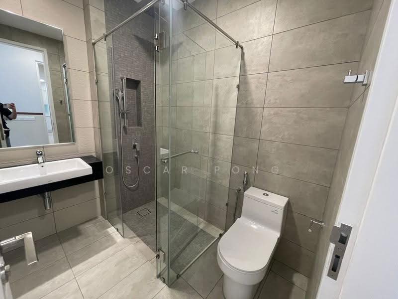 Kediaman Servis untuk Disewa di The Sentral Suites - Oscar Pong - Bathroom - PropertyGuru.com.my