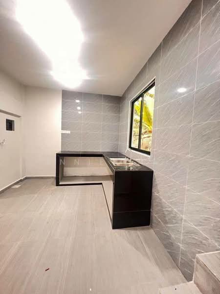 1.5-storey Terraced House for Sale in Taman Desa Cemerlang (Ulu Tiram) - Annie Chai - Kitchen - PropertyGuru.com.my