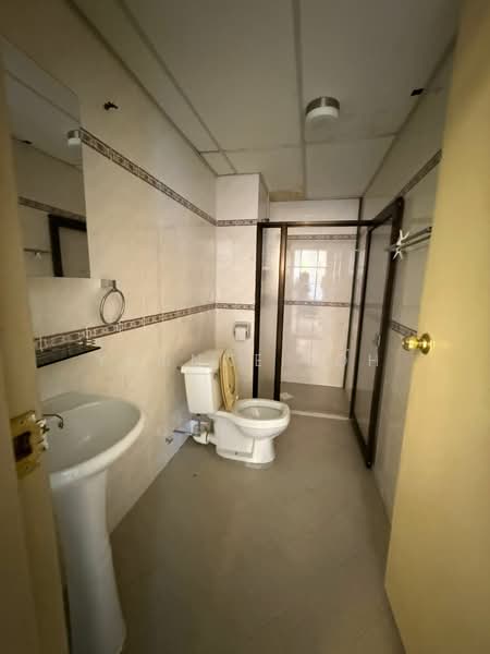 Condominium for Sale at Twin Towers - Yvonne Loh - Bathroom - PropertyGuru.com.my
