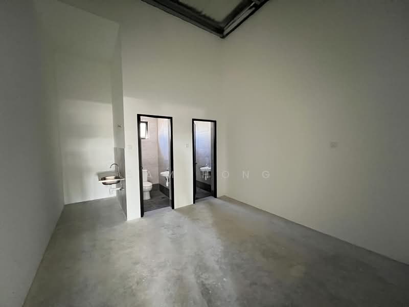 Terrace Factory for Rent in Kapar (Selangor) - Sam Hong - Bathroom - PropertyGuru.com.my
