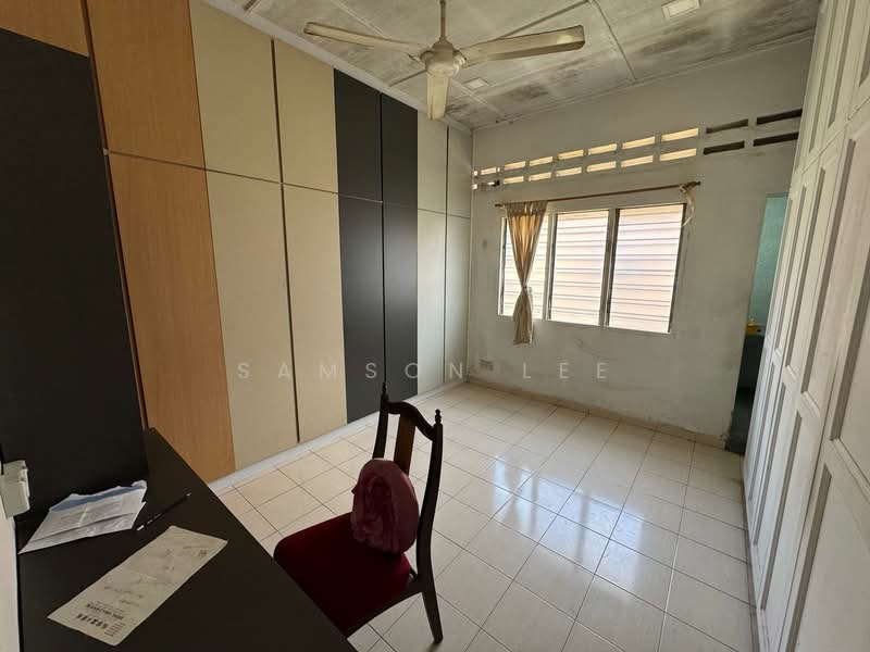 Bungalow for Sale in Kampung Dato Lee Kim Sai (Rawang) - Samson Lee - Bedroom - PropertyGuru.com.my