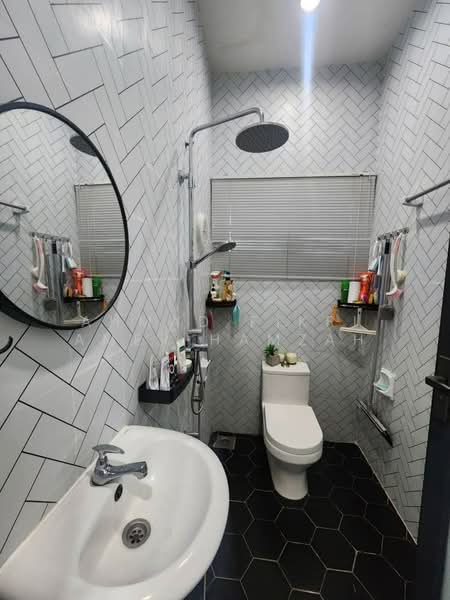 Bungalow for Sale in Seksyen 3 (Shah Alam) - Ahmad Fikri Amer Hamzah - Bathroom - PropertyGuru.com.my