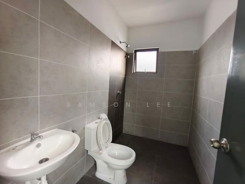 Cluster House for Sale in Taman Scientex Rawang (Rawang) - Samson Lee - Bathroom - PropertyGuru.com.my