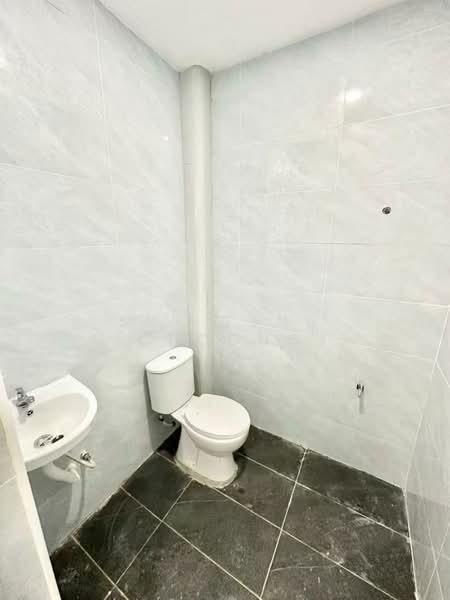 Rumah Teres 1.5 Tingkat untuk Dijual di Taman Rinting (Masai) - Suk Teng Choong - Bathroom - PropertyGuru.com.my