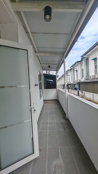 Parkfield Residences untuk Untuk Disewa - RM 3,200 /bulan, Apr 2026 - Balcony - PropertyGuru.com.my