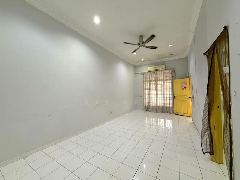 1-storey Terraced House for Sale in Mutiara Rini (Skudai) - Sze Lee - Living Room - PropertyGuru.com.my