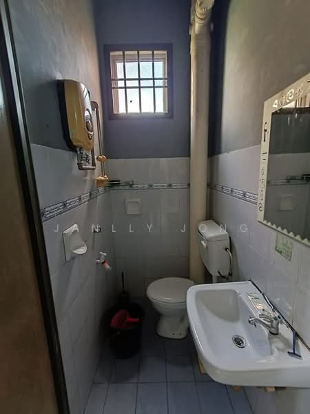 Apartment for Sale at Villa Bestari Apartment - Janlly Jong - Bathroom - PropertyGuru.com.my