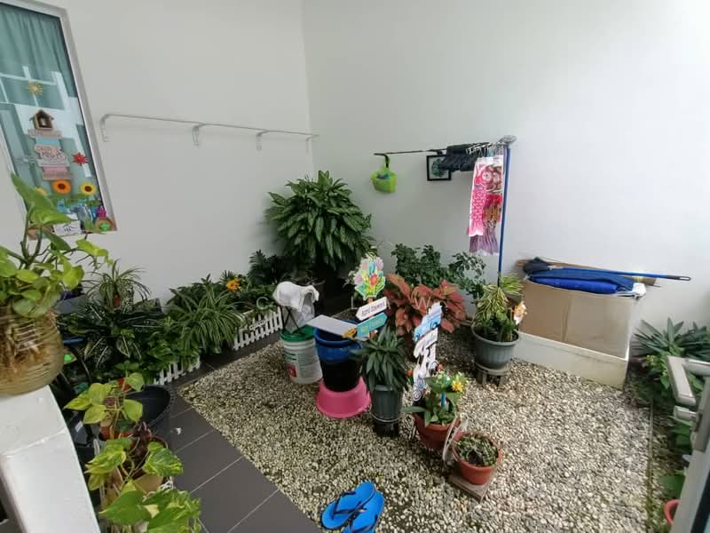 Rumah Teres 2-Tingkat untuk Dijual di Eco Forest (Semenyih) - CK Law - Balcony - PropertyGuru.com.my
