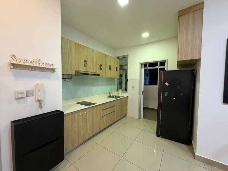 Meridin Bayvue Serviced Apartment untuk Untuk Disewa - RM 2,000 /bulan, Apr 2026 - Kitchen - PropertyGuru.com.my