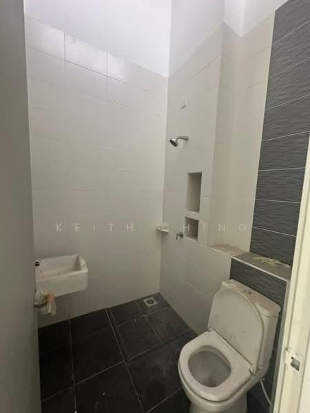 2-storey Terraced House for Sale in Taman Mount Austin (Tebrau) - Keith Ching - Bathroom - PropertyGuru.com.my