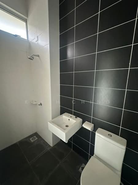 2-storey Terraced House for Sale in Taman Mount Austin (Tebrau) - Keith Ching - Bathroom - PropertyGuru.com.my