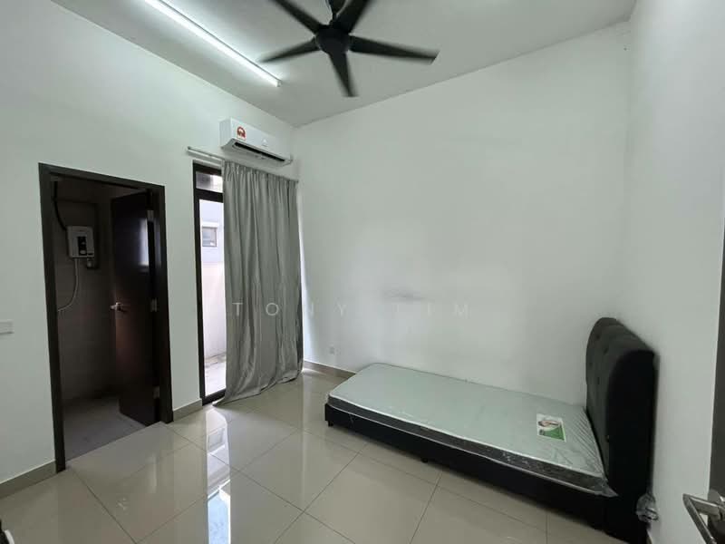 2-storey Terraced House for Rent in Leisure Farm (Gelang Patah) - Tony Lim - Bedroom - PropertyGuru.com.my