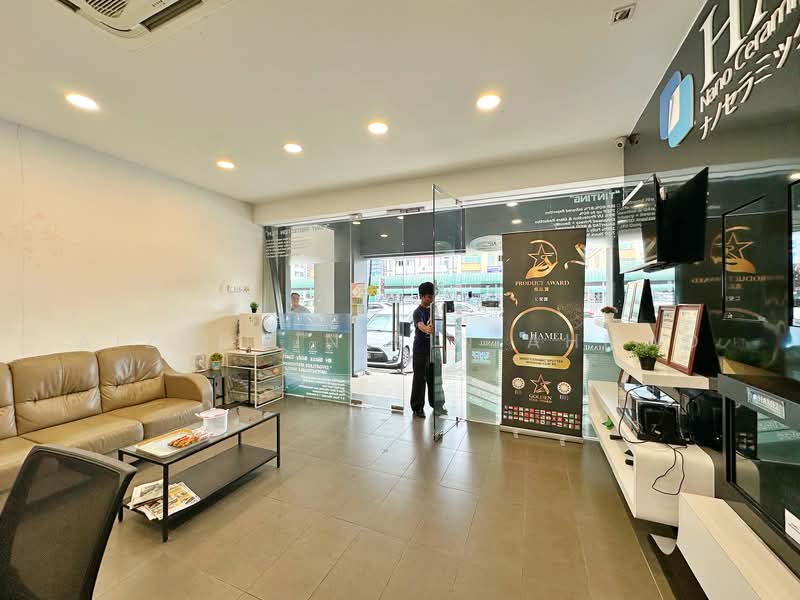 Seksyen 9 untuk Untuk Dijual - RM 2,500,000, Apr 2026 - Living Room - PropertyGuru.com.my