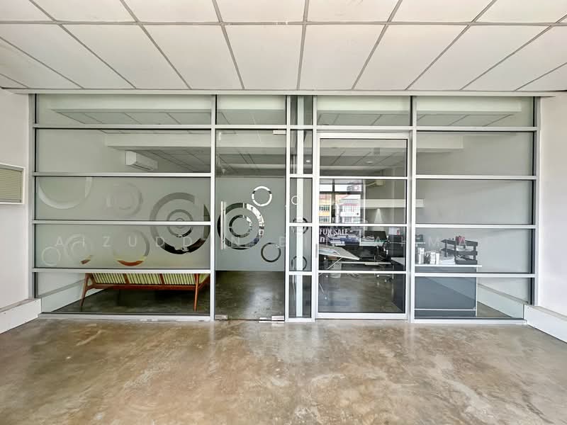 Seksyen 9 untuk Untuk Dijual - RM 2,500,000, Apr 2026 - Entrance - PropertyGuru.com.my