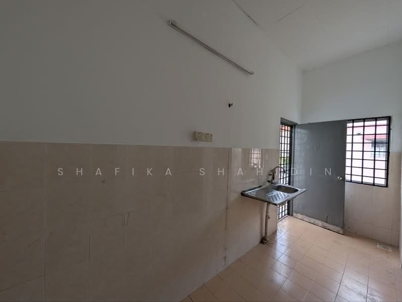 Taman Sri Kapar untuk Untuk Dijual - RM 290,000, Apr 2026 - Kitchen - PropertyGuru.com.my