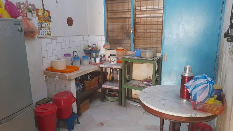 2-storey Terraced House for Sale in Taman Sepakat (Menglembu) - Datuk Lee Heng - Kitchen - PropertyGuru.com.my