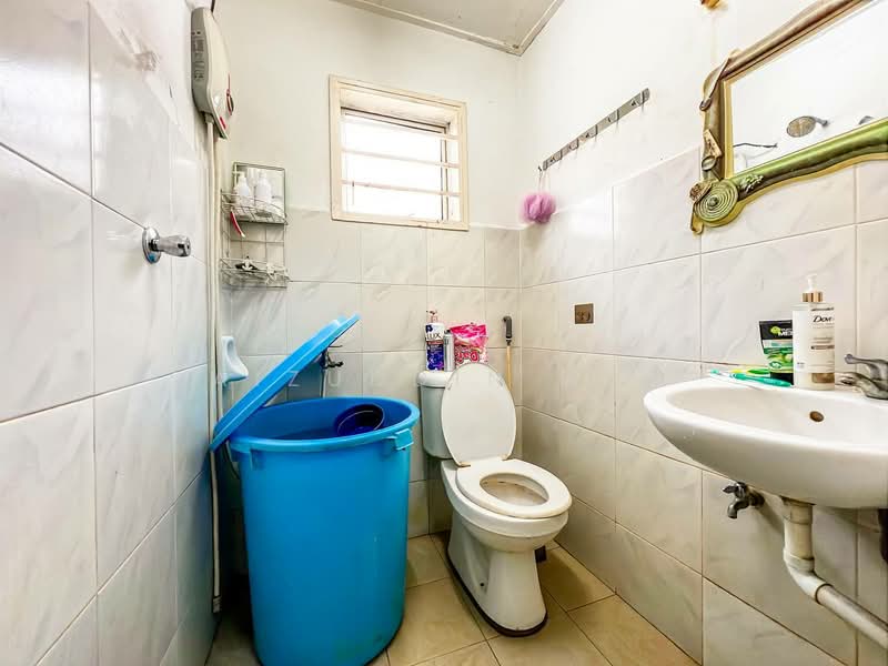 Terraced House for Sale in Subang Jaya (Selangor) - Aizuddin Ali - Bathroom - PropertyGuru.com.my