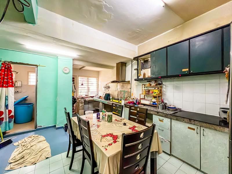 Terraced House for Sale in Subang Jaya (Selangor) - Aizuddin Ali - Kitchen - PropertyGuru.com.my