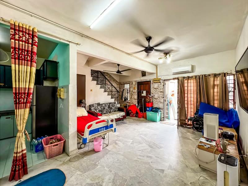 Terraced House for Sale in Subang Jaya (Selangor) - Aizuddin Ali - Living Room - PropertyGuru.com.my