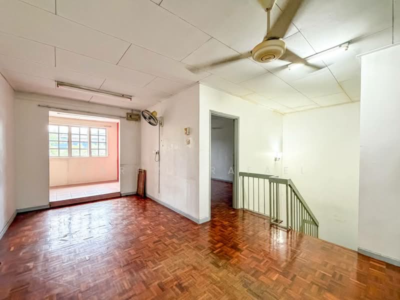 Flat for Sale at Seksyen 19 Shah Alam - Farhan Rafael - Living Room - PropertyGuru.com.my