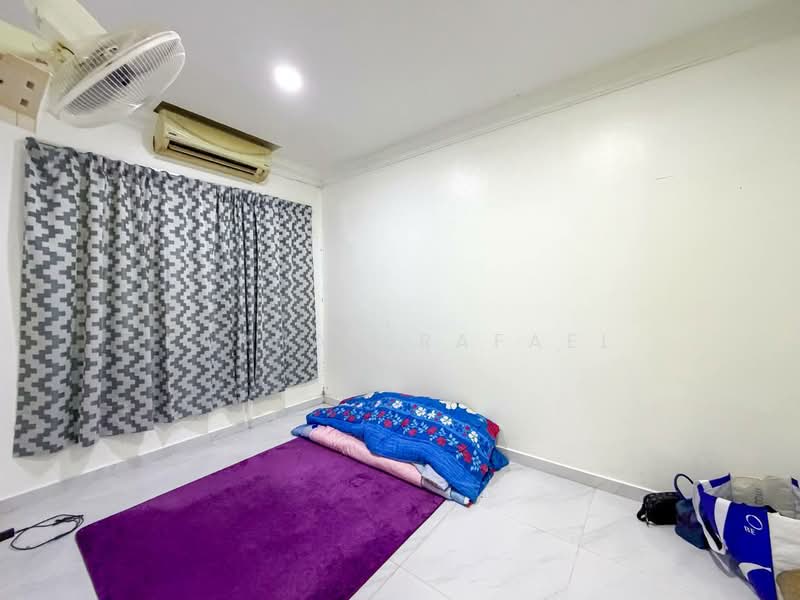 Flat for Sale at Seksyen 19 Shah Alam - Farhan Rafael - Bedroom - PropertyGuru.com.my