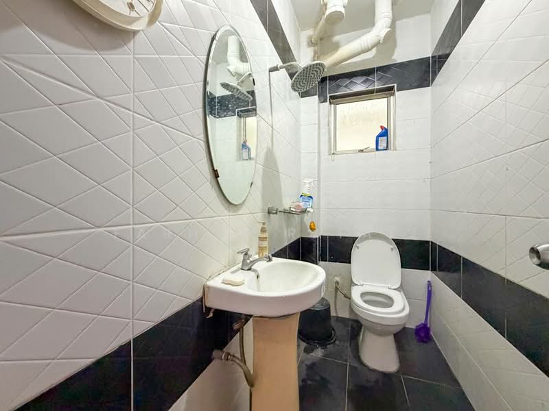 Flat for Sale at Seksyen 19 Shah Alam - Farhan Rafael - PropertyGuru.com.my