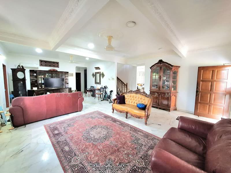 Bungalow for Sale in Seksyen 9 (Shah Alam) - Ahmad Fikri Amer Hamzah - Living Room - PropertyGuru.com.my