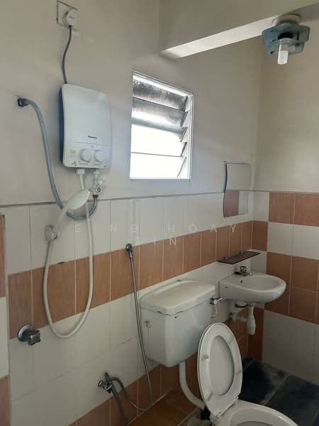 Apartment for Rent at Pangsapuri Perai Utama - Sing Hoay Sin - Bathroom - PropertyGuru.com.my