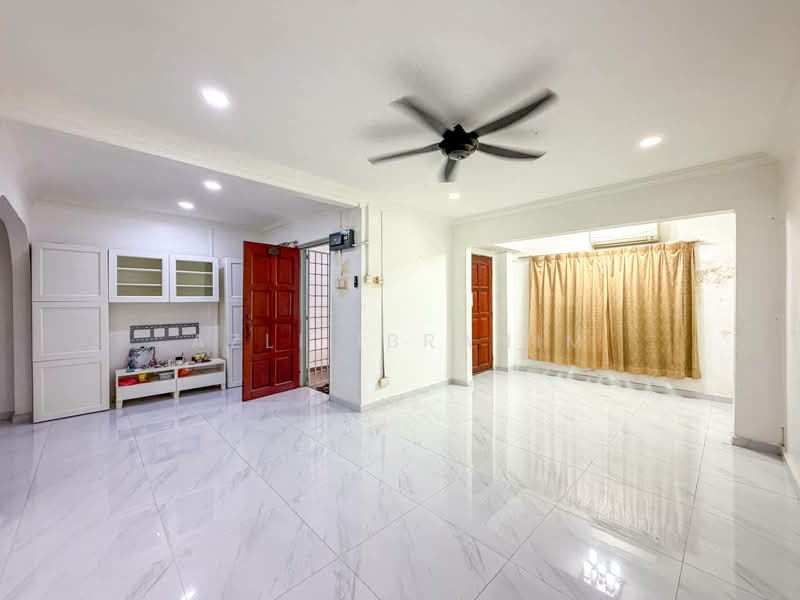 2-storey Terraced House for Sale in Seksyen 19 (Shah Alam) - Azli Ibrahim - Living Room - PropertyGuru.com.my