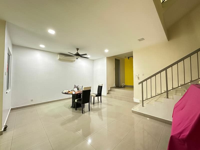 2.5-storey Terraced House for Sale in Rawang (Selangor) - Des Yap - Living Room - PropertyGuru.com.my