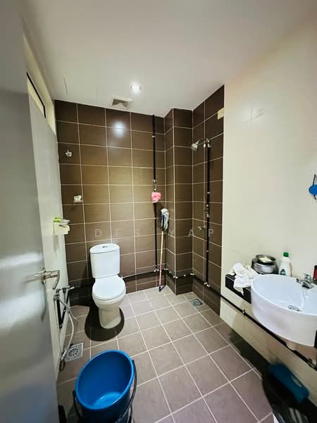 2.5-storey Terraced House for Sale in Rawang (Selangor) - Des Yap - Bathroom - PropertyGuru.com.my