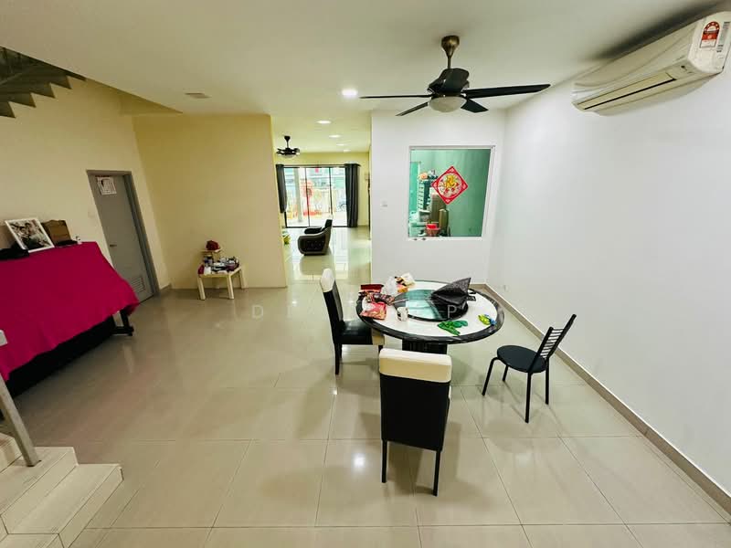 2.5-storey Terraced House for Sale in Rawang (Selangor) - Des Yap - Living Room - PropertyGuru.com.my