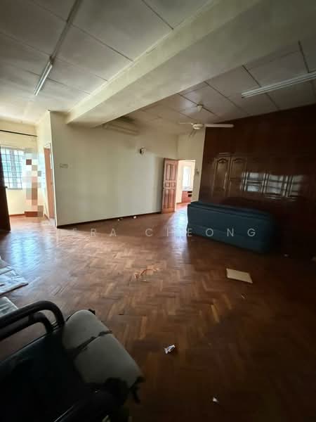 Shop / Office for Rent in Taman Pelangi (Johor Bahru) - Vera Cheong - Living Room - PropertyGuru.com.my
