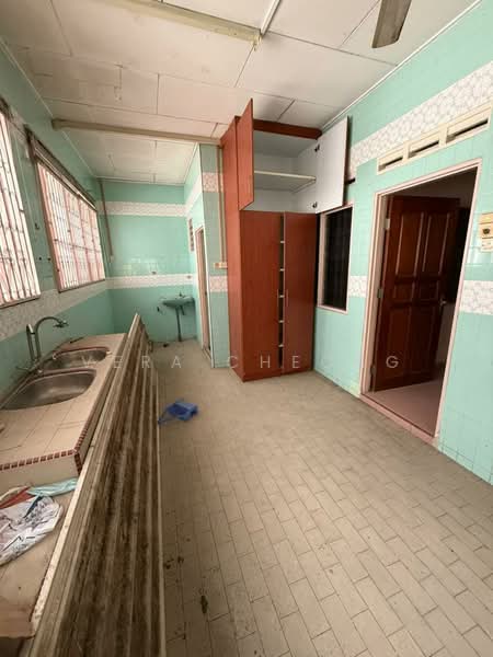 Shop / Office for Rent in Taman Pelangi (Johor Bahru) - Vera Cheong - Kitchen - PropertyGuru.com.my