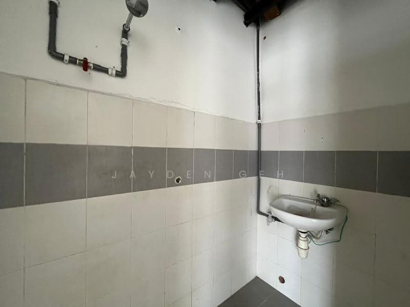 Shop for Rent in Alor Setar (Kedah) - Jayden Geh - Bathroom - PropertyGuru.com.my