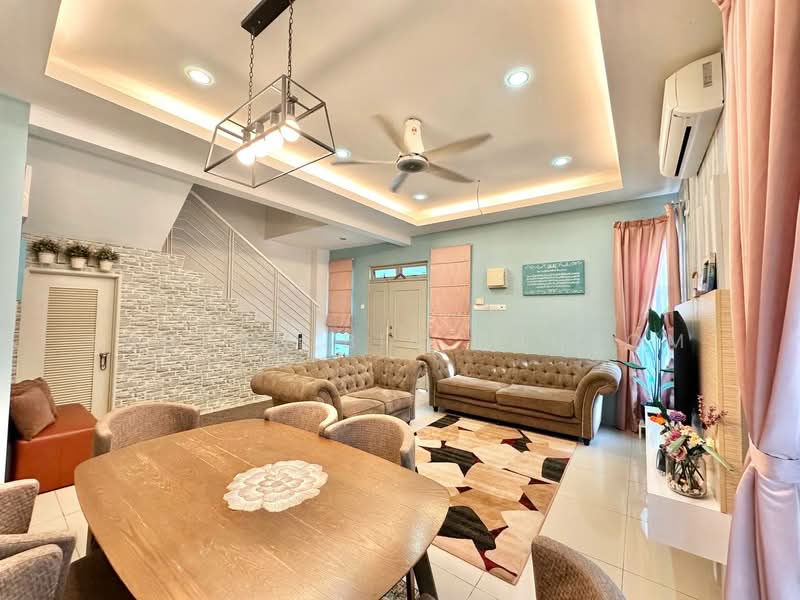 Cluster House for Sale in Bandar Saujana Putra (Tanjong Duabelas) - Fauzan bin Sahrom - Living Room - PropertyGuru.com.my