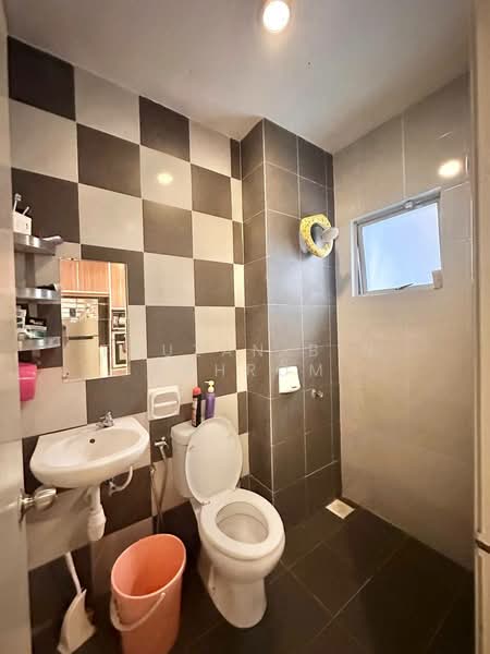 Cluster House for Sale in Bandar Saujana Putra (Tanjong Duabelas) - Fauzan bin Sahrom - Bathroom - PropertyGuru.com.my